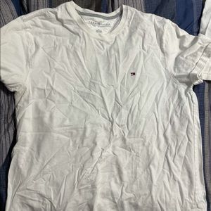 White tommy hillfiger shirt